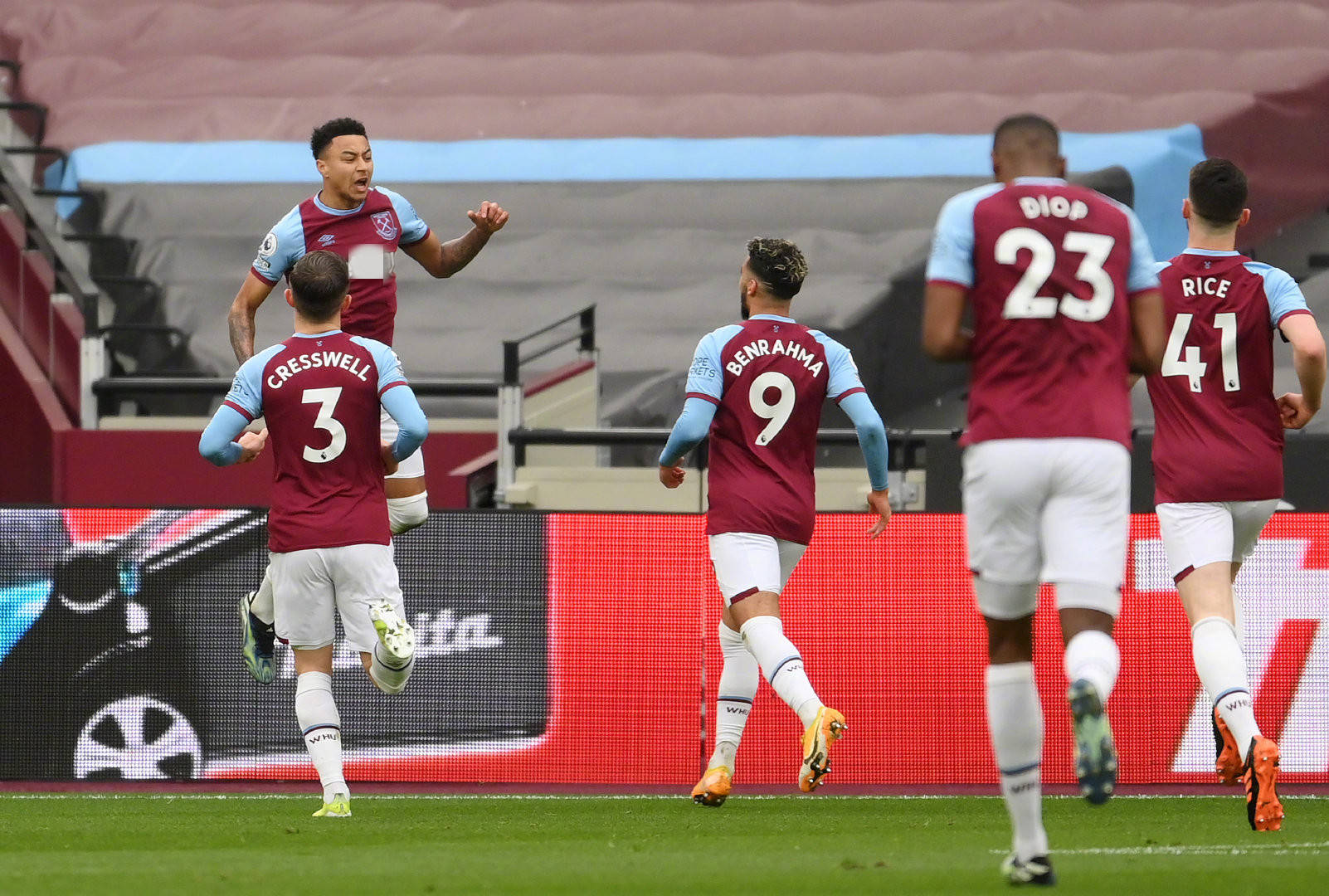 球员们通过 球员们通过